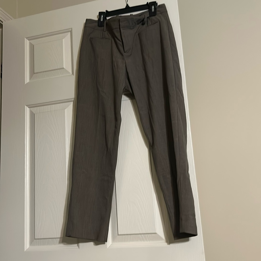 Loft cropped pants size 4